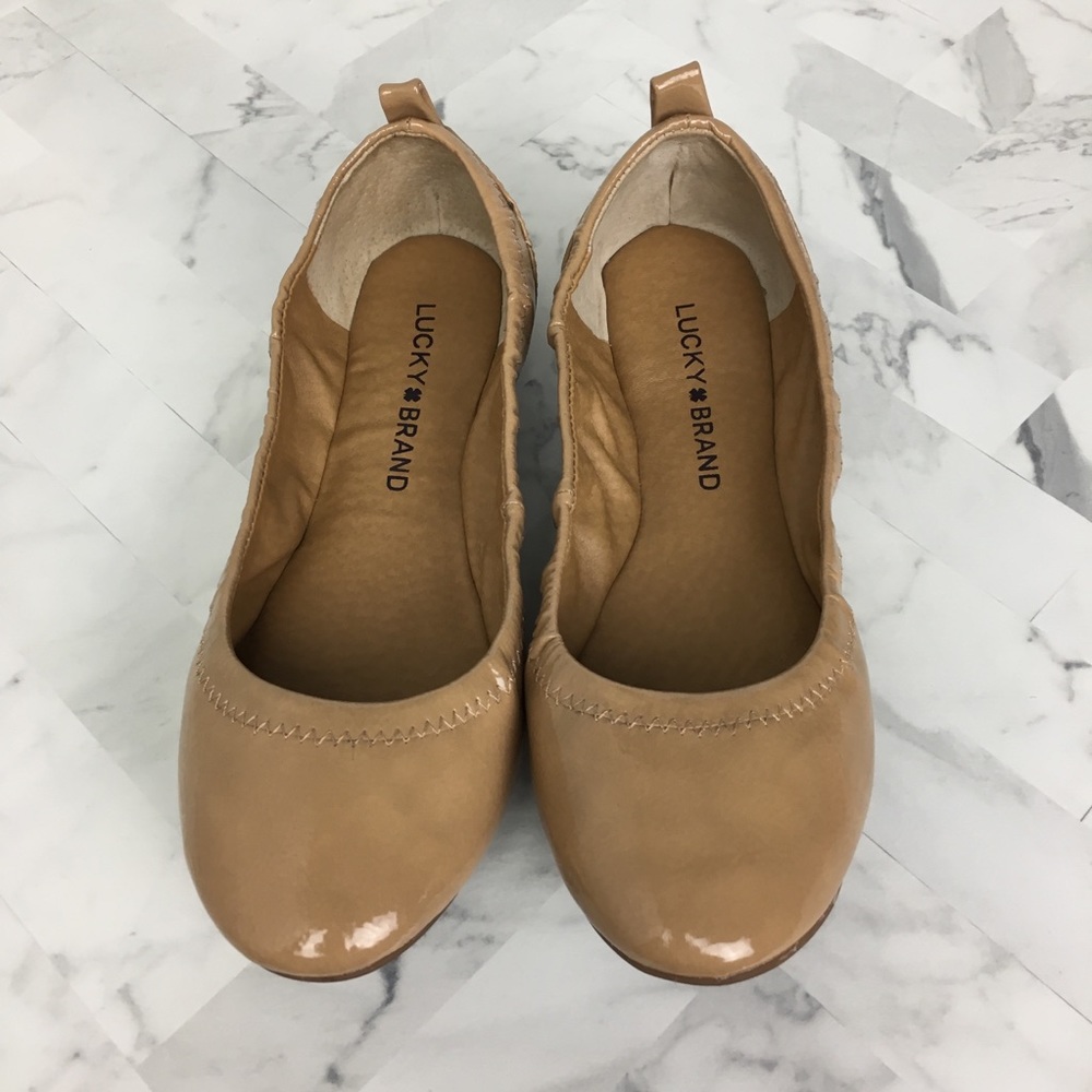 🛍 Lucky Brand Eleesia Patent Tan Flat Size 6
